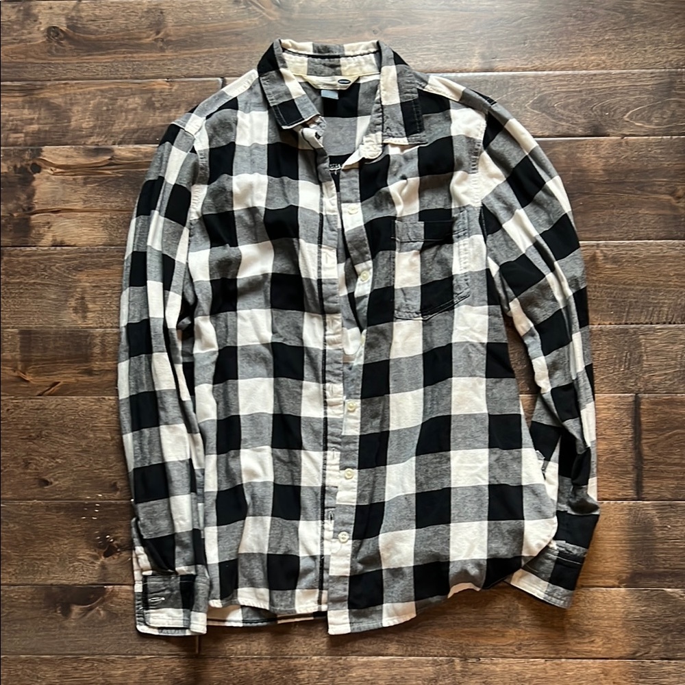 Black and white buffalo plaid button up